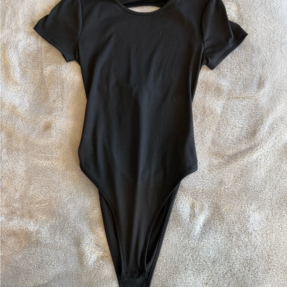 SHEIN Black Bodysuit with Crew Neck and Short Sleeves